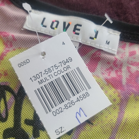 NWT Love J beautiful colored snappy bodysuit. Size medium - Picture 4 of 5